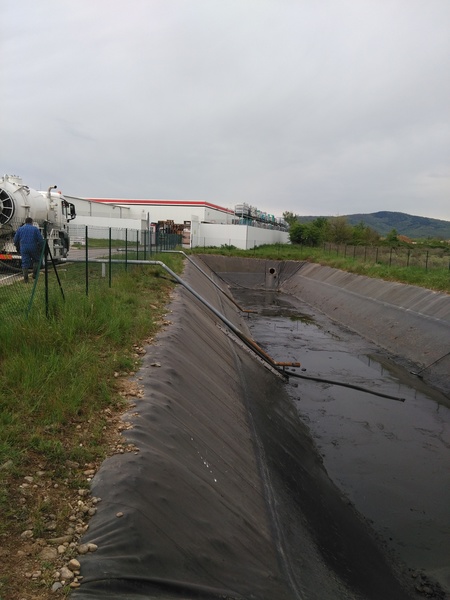 bassin d'eau pour incendie